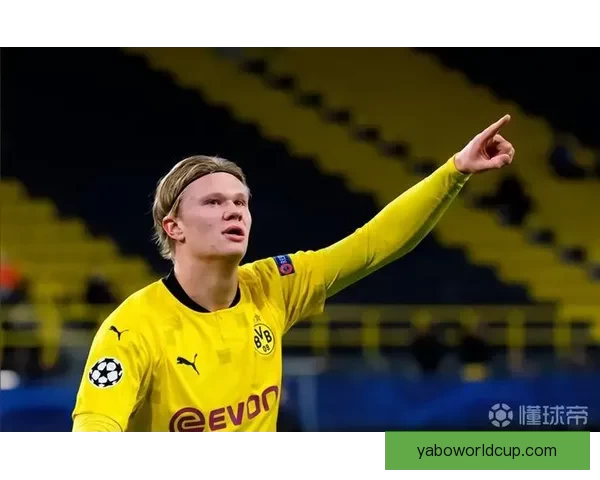 哈兰德久违戴帽手捧比赛用球晒照：这是个不错的周六